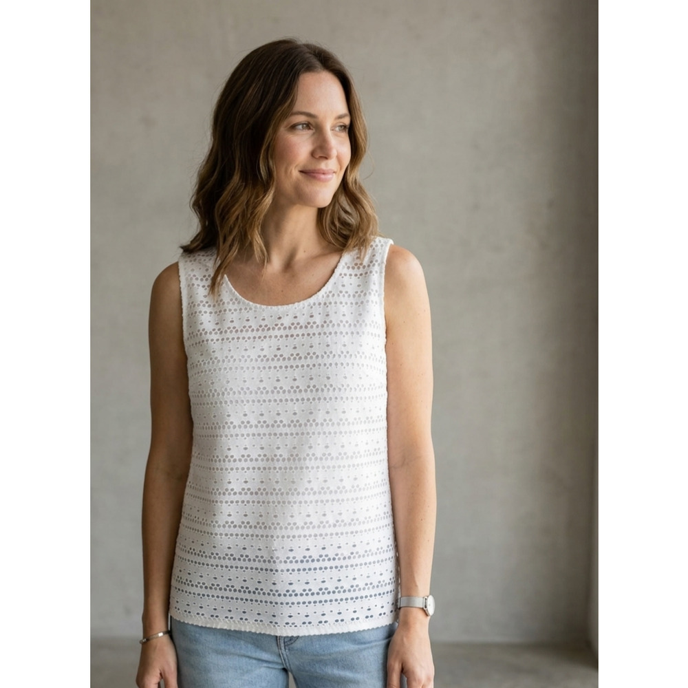 Charter Club White Eyelet Sleeveless Blouse Top Summer Beach Casual Size M